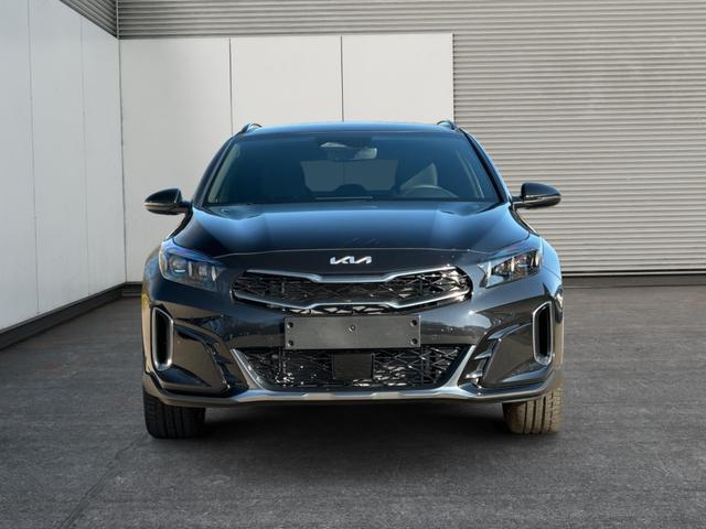 Kia / XCeed / Schwarz / / / ACC+SHZ+eHK+KAMERA+NAVI+LED+18 ALU