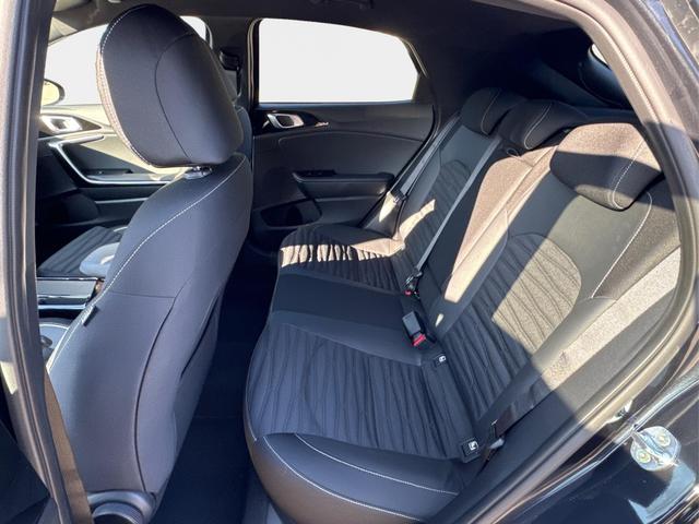 Kia / XCeed / Schwarz / / / ACC+SHZ+eHK+KAMERA+NAVI+LED+18 ALU