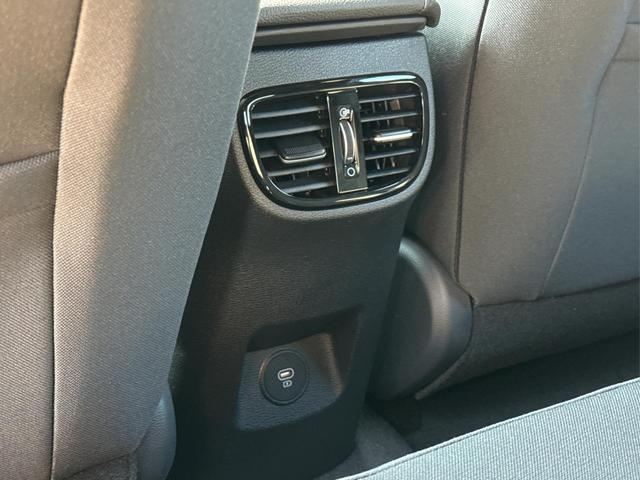 Kia / XCeed / Schwarz / / / ACC+SHZ+eHK+KAMERA+NAVI+LED+18 ALU