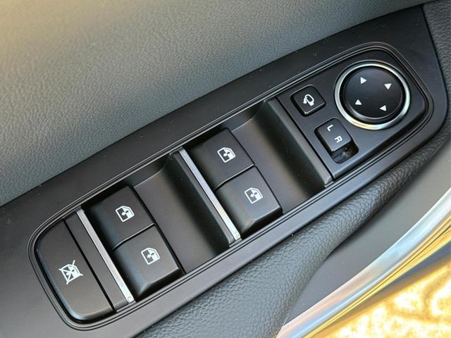 Kia / XCeed / Schwarz / / / ACC+SHZ+eHK+KAMERA+NAVI+LED+18 ALU