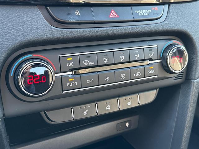 Kia / XCeed / Schwarz / / / ACC+SHZ+eHK+KAMERA+NAVI+LED+18 ALU