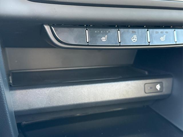 Kia / XCeed / Schwarz / / / ACC+SHZ+eHK+KAMERA+NAVI+LED+18 ALU