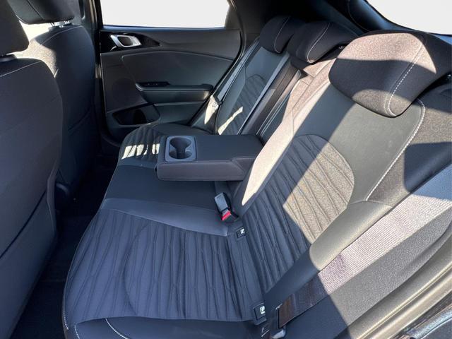 Kia / XCeed / Schwarz / / / ACC+SHZ+eHK+KAMERA+NAVI+LED+18 ALU