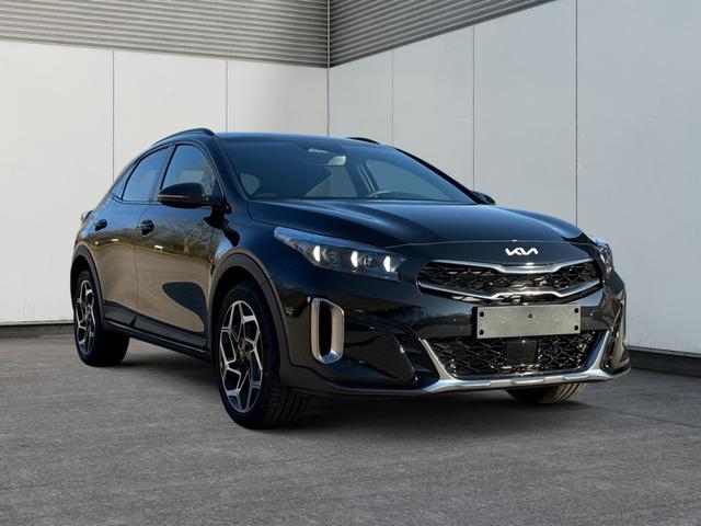 Kia / XCeed / Schwarz / / / ACC+SHZ+eHK+KAMERA+NAVI+LED+18 ALU