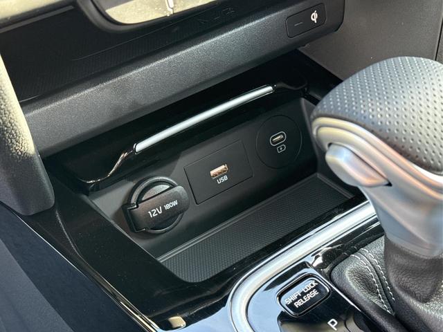 Kia / XCeed / Grau / / / ACC+SHZ+eHK+KAMERA+NAVI+LED+18 ALU, Beispielbilder, ggf. teilweise mit Sonderausstattung