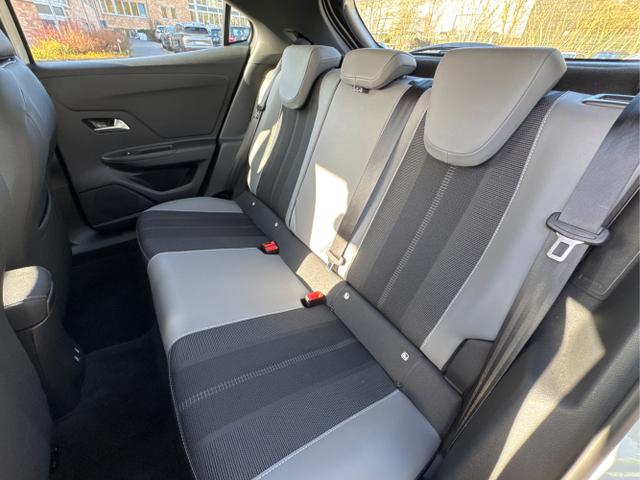 Opel / Mokka / Wei&szlig; / / / KAMERA+ACC+NAVI+SHZ+KLIMA+17ALU+LED