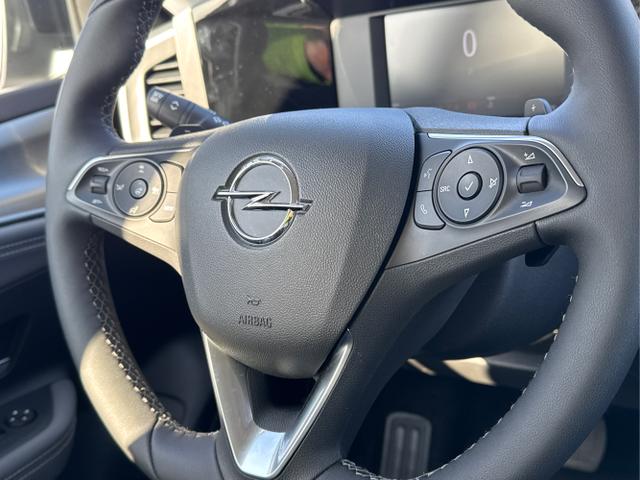 Opel / Mokka / Wei&szlig; / / / KAMERA+ACC+NAVI+SHZ+KLIMA+17ALU+LED