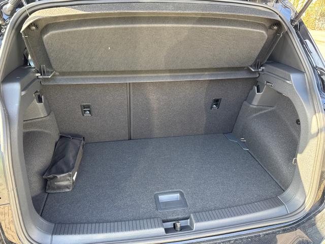 Volkswagen / T-Cross / / / / NAVI+SHZ+MATRIX+ACC+KAMERA+18'' ALU, Beispielbilder, ggf. teilweise mit Sonderausstattung