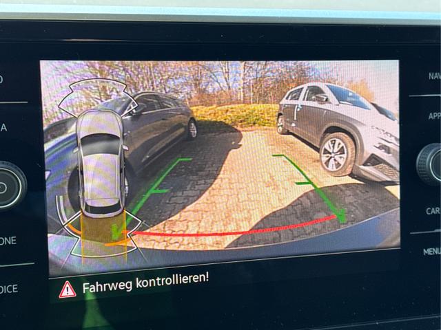 Volkswagen / T-Roc / / / / MATRIX LED+ KAMERA+ EL. HECKKL.+PDC+SHZ, Beispielbilder, ggf. teilweise mit Sonderausstattung