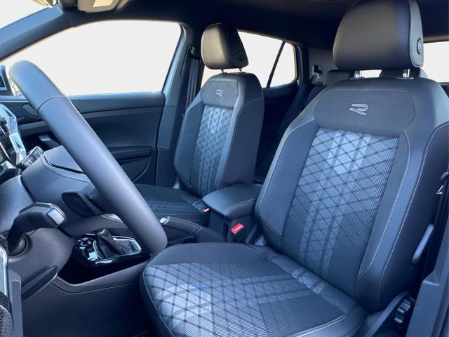 Volkswagen / T-Cross / / / / NAVI+SHZ+MATRIX+ACC+KAMERA+18'' ALU