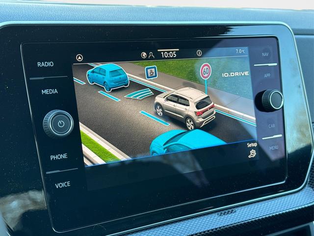 Volkswagen / T-Cross / / / / NAVI+SHZ+MATRIX+ACC+KAMERA+18'' ALU