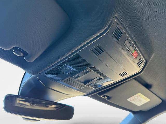 Volkswagen / T-Cross / / / / NAVI+SHZ+MATRIX+ACC+KAMERA+18'' ALU