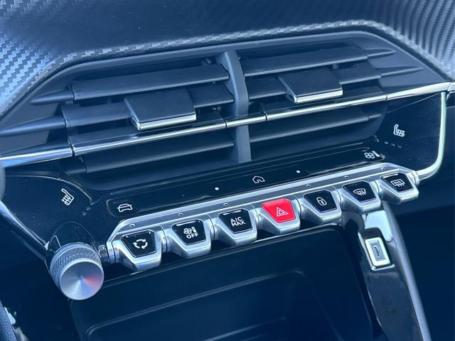 Peugeot / 208 / Grau / / / MAN6+SHZ+LED+PDC+TEMPOMAT