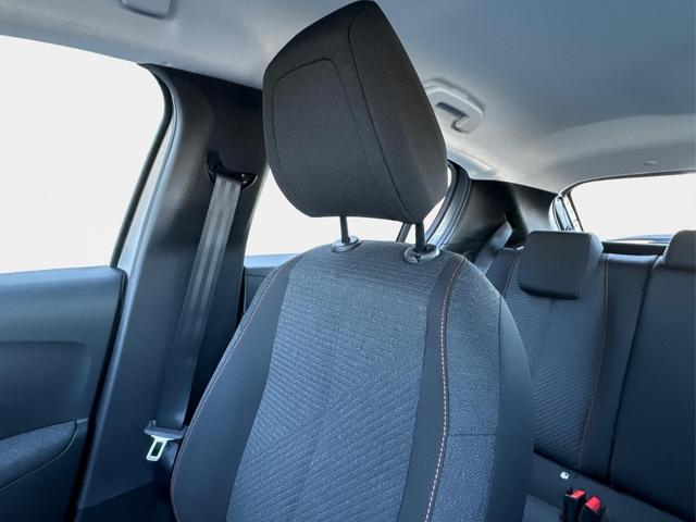 Peugeot / 208 / Grau / / / MAN6+SHZ+LED+PDC+TEMPOMAT