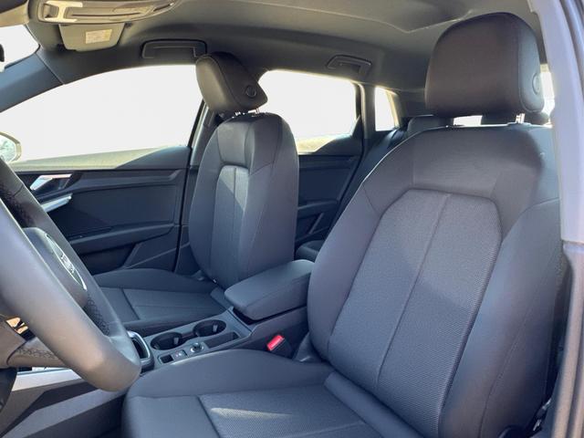 Audi / A3 Sportback / Schwarz / / / ACC+KAMERA+SHZ+LED+16LM+APP