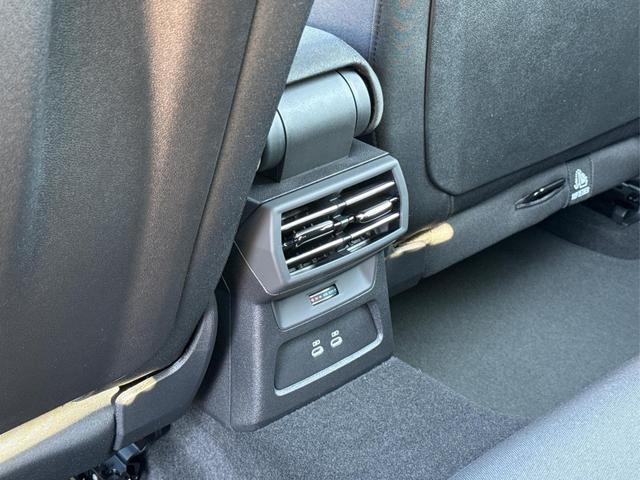 Audi / A3 Sportback / Schwarz / / / ACC+KAMERA+SHZ+LED+16LM+APP