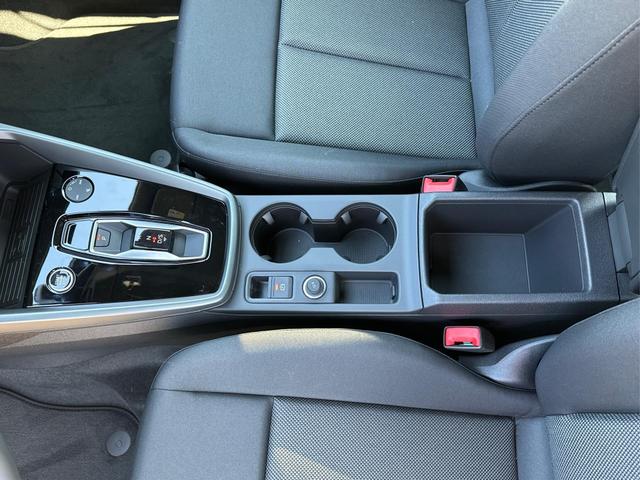 Audi / A3 Sportback / Schwarz / / / ACC+KAMERA+SHZ+LED+16LM+APP