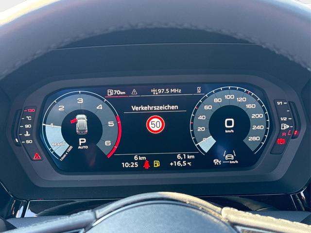 Audi / A3 Sportback / Schwarz / / / ACC+KAMERA+SHZ+LED+16LM+APP