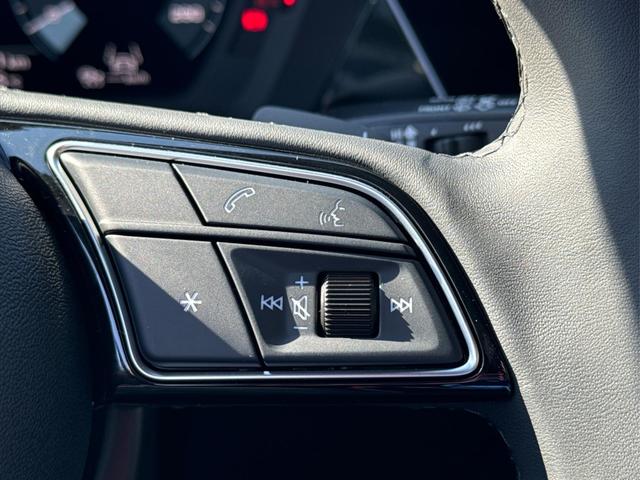 Audi / A3 Sportback / Schwarz / / / ACC+KAMERA+SHZ+LED+16LM+APP