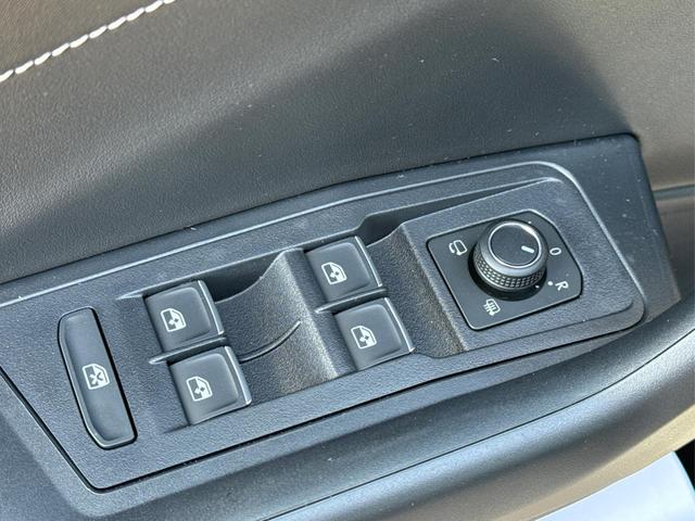 Volkswagen / T-Roc / / / / MATRIX LED+KAMERA+EL.HECKKL.+PDC+SHZ, Beispielbilder, ggf. teilweise mit Sonderausstattung