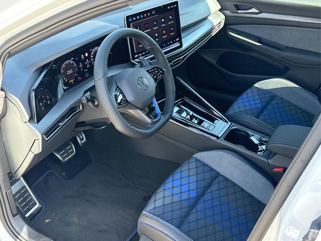 Volkswagen / Golf / Wei&szlig; / / / 4x4+PANO+MATRIX+HUD+HARMAN+NAVI+360 KAMERA+19 LM, Beispielbilder