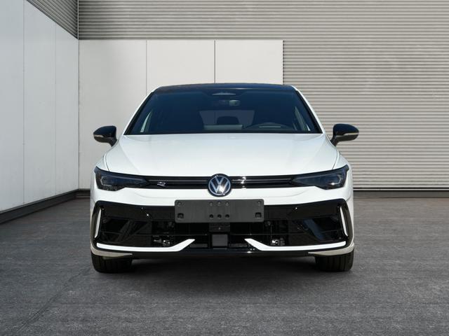 Volkswagen / Golf / Wei&szlig; / / / 4x4+PANO+MATRIX+HUD+HARMAN+NAVI+360 KAMERA+19 LM, Beispielbilder