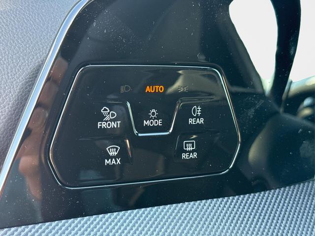 Volkswagen / Golf / Wei&szlig; / / / 4x4+PANO+MATRIX+HUD+HARMAN+NAVI+360 KAMERA+19 LM, Beispielbilder