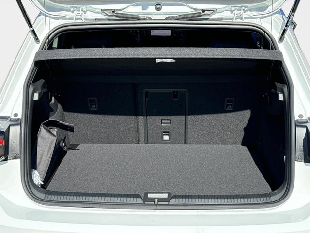 Volkswagen / Golf / Wei&szlig; / / / 4x4+PANO+MATRIX+HUD+HARMAN+NAVI+360 KAMERA+19 LM, Beispielbilder