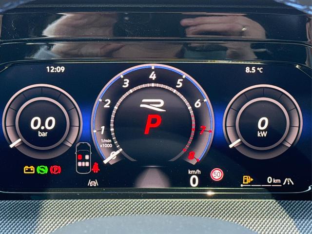 Volkswagen / Golf / Wei&szlig; / / / 4x4+PANO+MATRIX+HUD+HARMAN+NAVI+360 KAMERA+19 LM, Beispielbilder