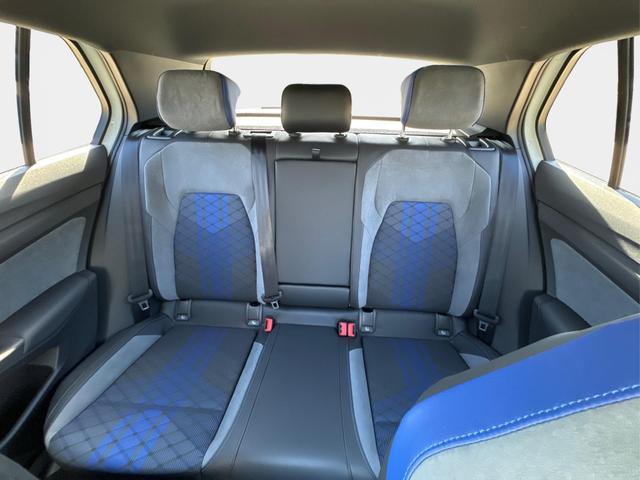 Volkswagen / Golf / Wei&szlig; / / / 4x4+PANO+MATRIX+HUD+HARMAN+NAVI+360 KAMERA+19 LM, Beispielbilder