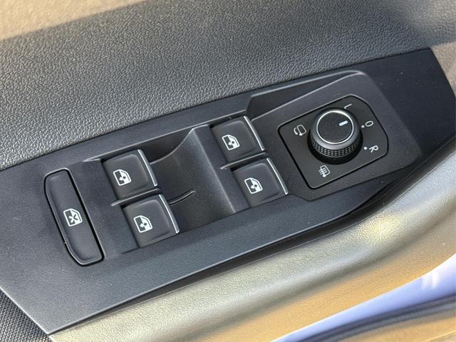 Volkswagen / Taigo / Silber / / / MATRIX-LED+KAMERA+ACC+KLIMA, Beispielbilder