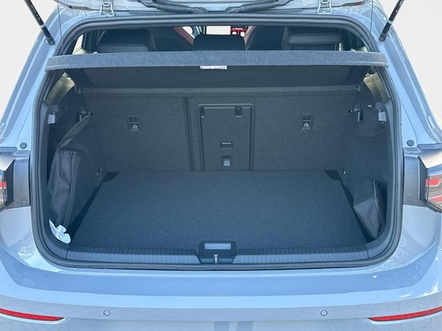 Volkswagen / Golf / Grau / / / PANO+MATRIX+HUD+HARMAN+NAVI+360 KAMERA+19 LM, Beispielbilder