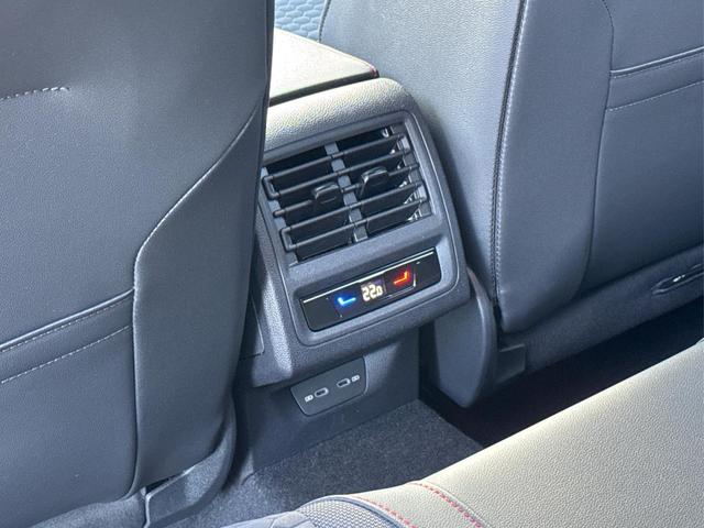 Volkswagen / Golf / Grau / / / PANO+MATRIX+HUD+HARMAN+NAVI+360 KAMERA+19 LM, Beispielbilder