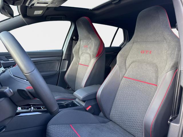 Volkswagen / Golf / Grau / / / PANO+MATRIX+HUD+HARMAN+NAVI+360 KAMERA+19 LM, Beispielbilder