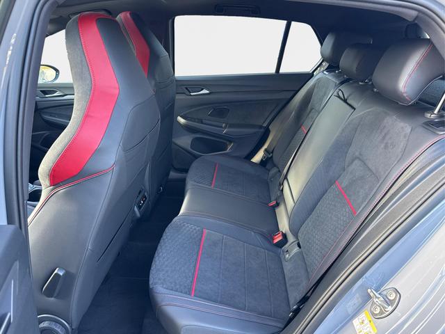 Volkswagen / Golf / Grau / / / PANO+MATRIX+HUD+HARMAN+NAVI+360 KAMERA+19 LM, Beispielbilder