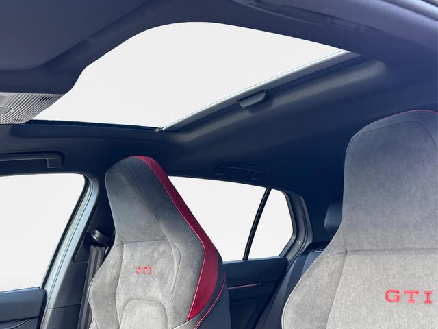 Volkswagen / Golf / Grau / / / PANO+MATRIX+HUD+HARMAN+NAVI+360 KAMERA+19 LM, Beispielbilder