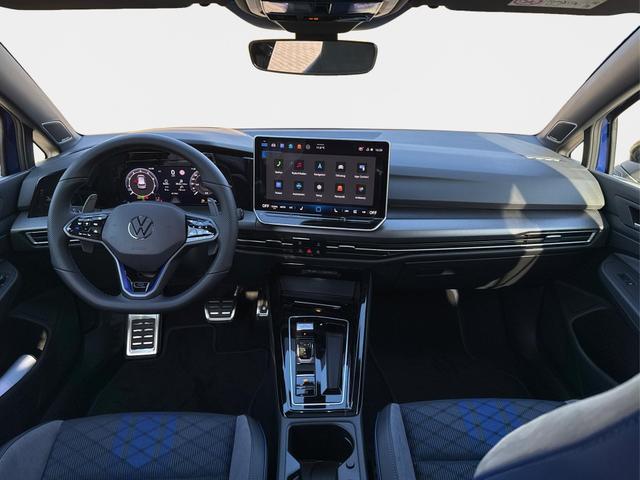 Volkswagen / Golf / / / / 4x4+PANO+MATRIX+HUD+HARMAN+NAVI+360 KAMERA+19 LM, Beispielbilder