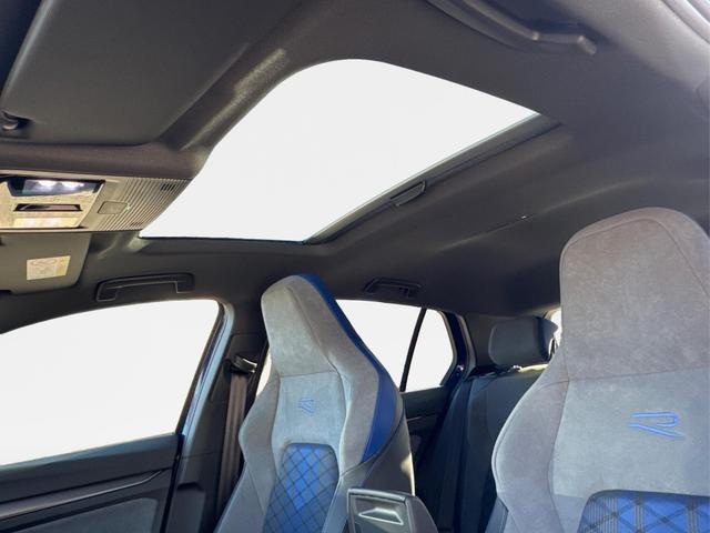 Volkswagen / Golf / / / / 4x4+PANO+MATRIX+HUD+HARMAN+NAVI+360 KAMERA+19 LM, Beispielbilder