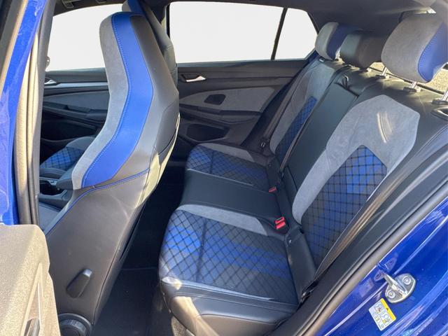 Volkswagen / Golf / / / / 4x4+PANO+MATRIX+HUD+HARMAN+NAVI+360 KAMERA+19 LM, Beispielbilder