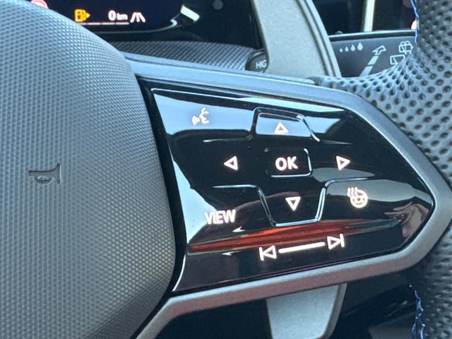 Volkswagen / Golf / / / / 4x4+PANO+MATRIX+HUD+HARMAN+NAVI+360 KAMERA+19 LM, Beispielbilder