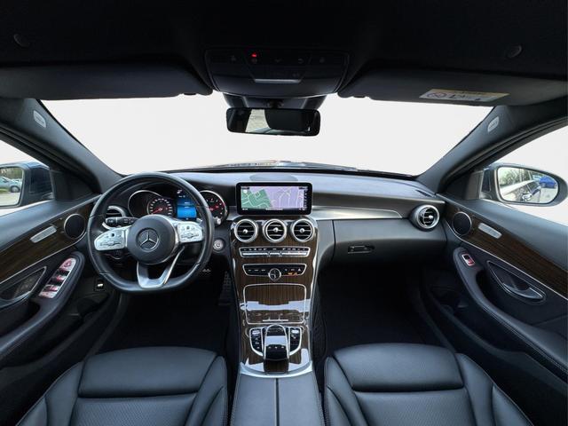 Mercedes-Benz / C-Klasse / Blau / / / C 300 T AMG-Line+LED+NAVI+KAMERA+19AMG-Felgen+el.HECK