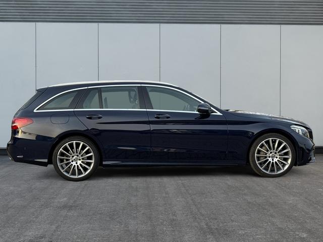 Mercedes-Benz / C-Klasse / Blau / / / C 300 T AMG-Line+LED+NAVI+KAMERA+19AMG-Felgen+el.HECK