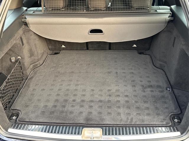 Mercedes-Benz / C-Klasse / Blau / / / C 300 T AMG-Line+LED+NAVI+KAMERA+19AMG-Felgen+el.HECK