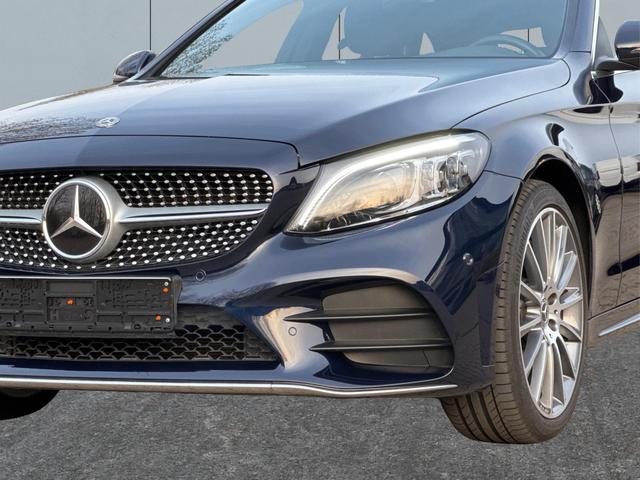 Mercedes-Benz / C-Klasse / Blau / / / C 300 T AMG-Line+LED+NAVI+KAMERA+19AMG-Felgen+el.HECK