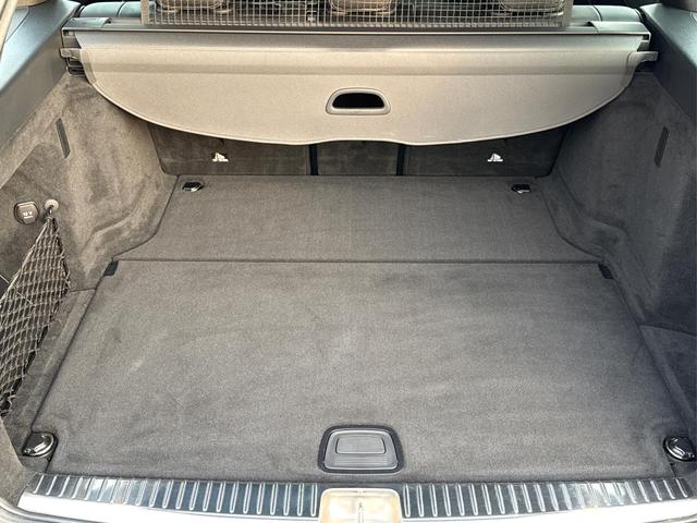 Mercedes-Benz / C-Klasse / Blau / / / C 300 T AMG-Line+LED+NAVI+KAMERA+19AMG-Felgen+el.HECK