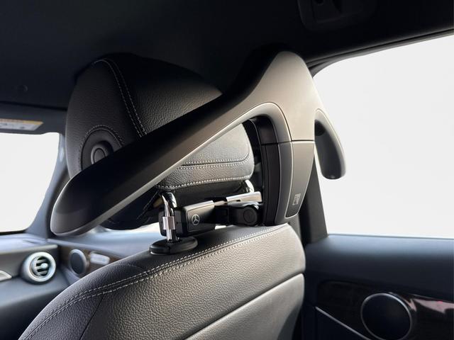 Mercedes-Benz / C-Klasse / Blau / / / C 300 T AMG-Line+LED+NAVI+KAMERA+19AMG-Felgen+el.HECK