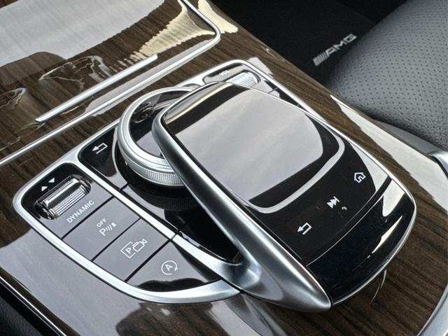 Mercedes-Benz / C-Klasse / Blau / / / C 300 T AMG-Line+LED+NAVI+KAMERA+19AMG-Felgen+el.HECK