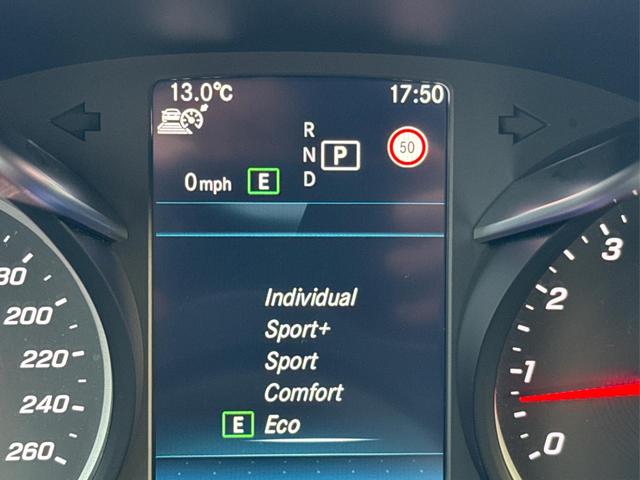 Mercedes-Benz / C-Klasse / Blau / / / C 300 T AMG-Line+LED+NAVI+KAMERA+19AMG-Felgen+el.HECK