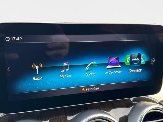 Mercedes-Benz / C-Klasse / Blau / / / C 300 T AMG-Line+LED+NAVI+KAMERA+19AMG-Felgen+el.HECK