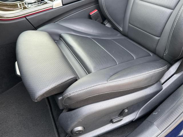 Mercedes-Benz / C-Klasse / Blau / / / C 300 T AMG-Line+LED+NAVI+KAMERA+19AMG-Felgen+el.HECK